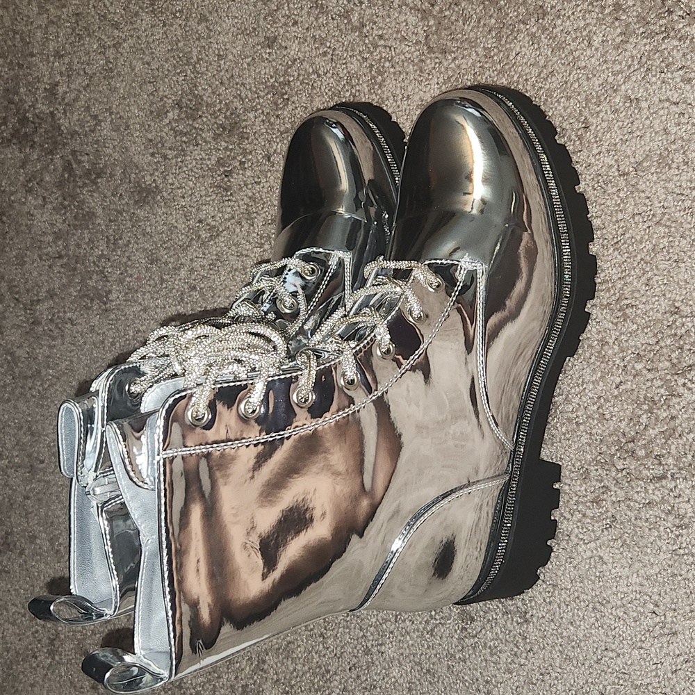 Combat boots